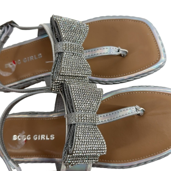 BCBG
Kids' Scarlet Sandal In Silver iridescent flower girl occasion sz 2 NWT - Picture 6 of 7
